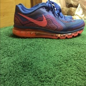 Nike Air Max tennis shoes