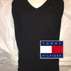 Tommy Hilfiger V-Neck Sweater. Size Small