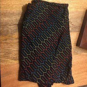 EUC LuLaRoe Leggings OS black geometric red blue