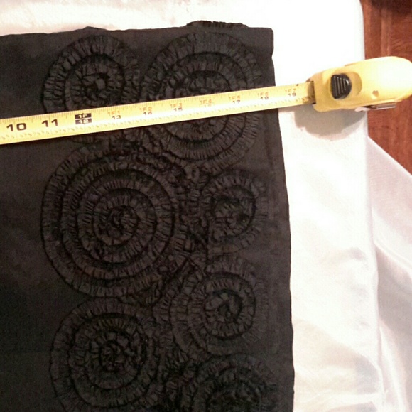 Ruffle detail black pencil skirt - Picture 5 of 6