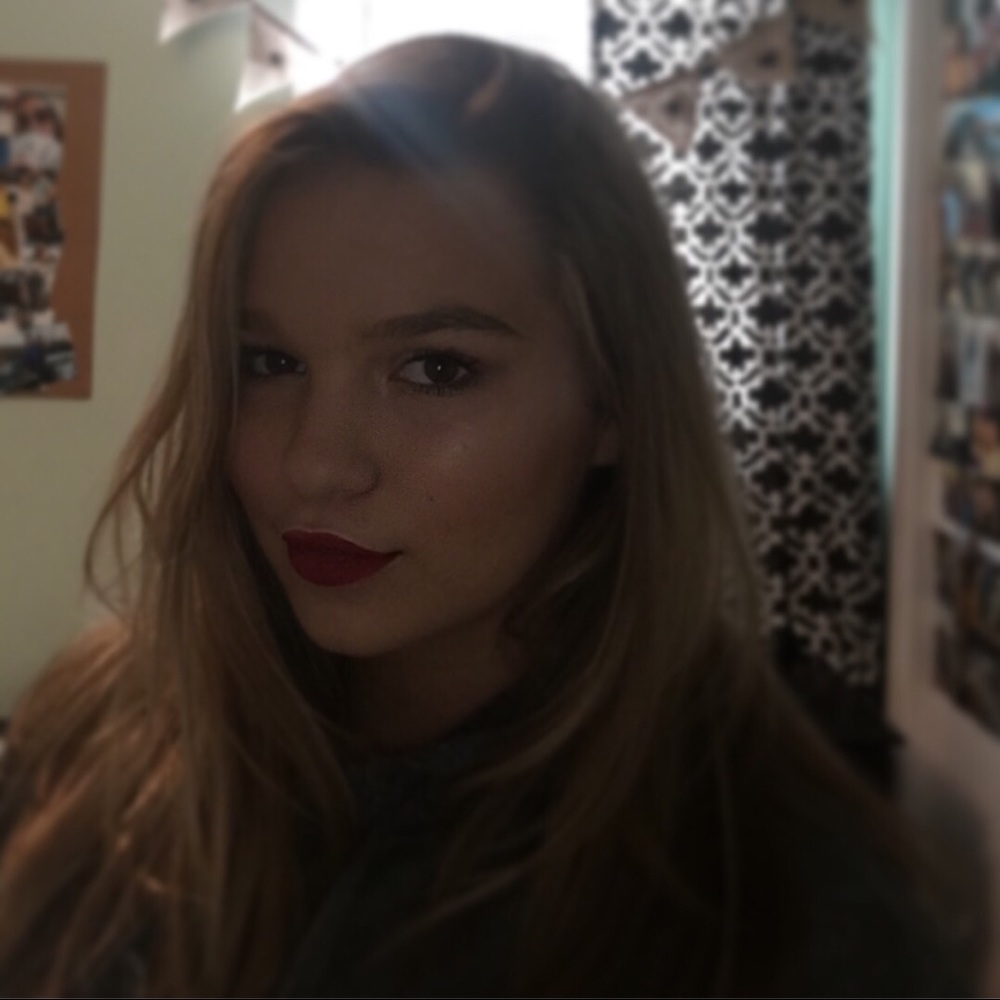 Meet your Posher, Alli