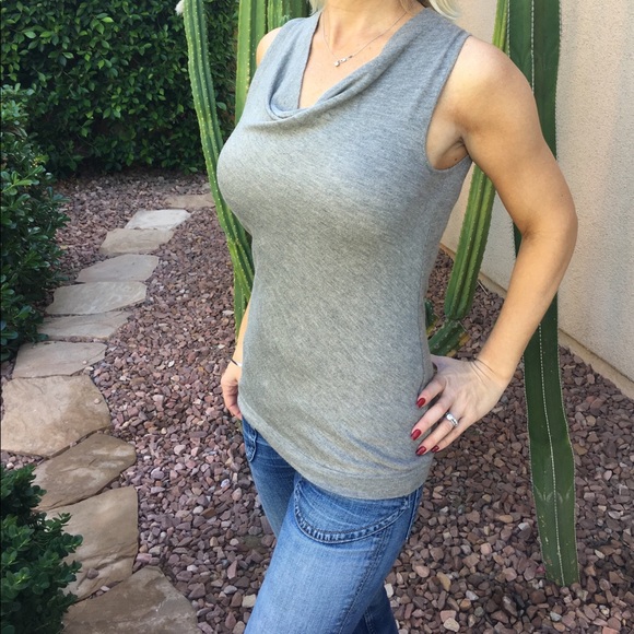 Ann Taylor Tops - ✨Ann Taylor Sleeveless Soft Knit Sweater Top✨