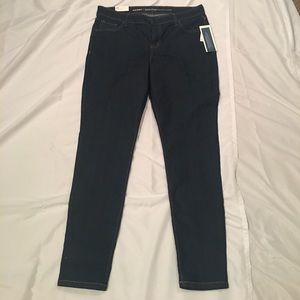 Super Skinny Mid-rise Dark Wash Jeans