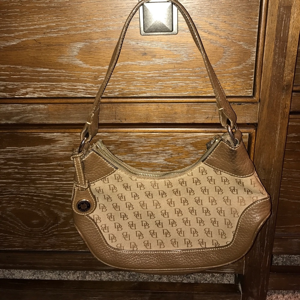 ❤️ Dooney&Bourke Signature Bag