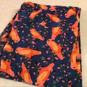 LuLaRoe TC Parrot Leggings