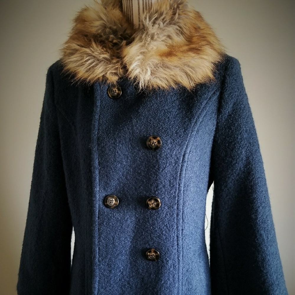 Laundry by Shelli Segal Blue Coat with Faux fur