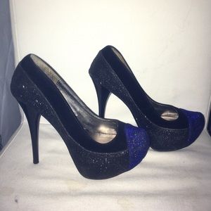 Qupid Glitter & Suede Pumps