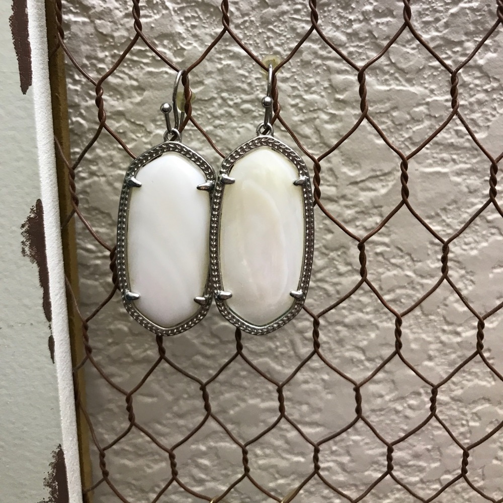 Kendra Scott Elle Earrings