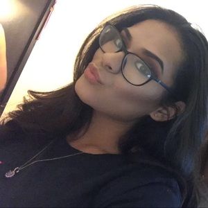 Meet your Posher, Jadiera