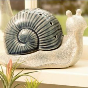 Scentsy Warmer Snail