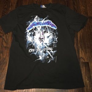 A Metallica Band T that no longer fits me