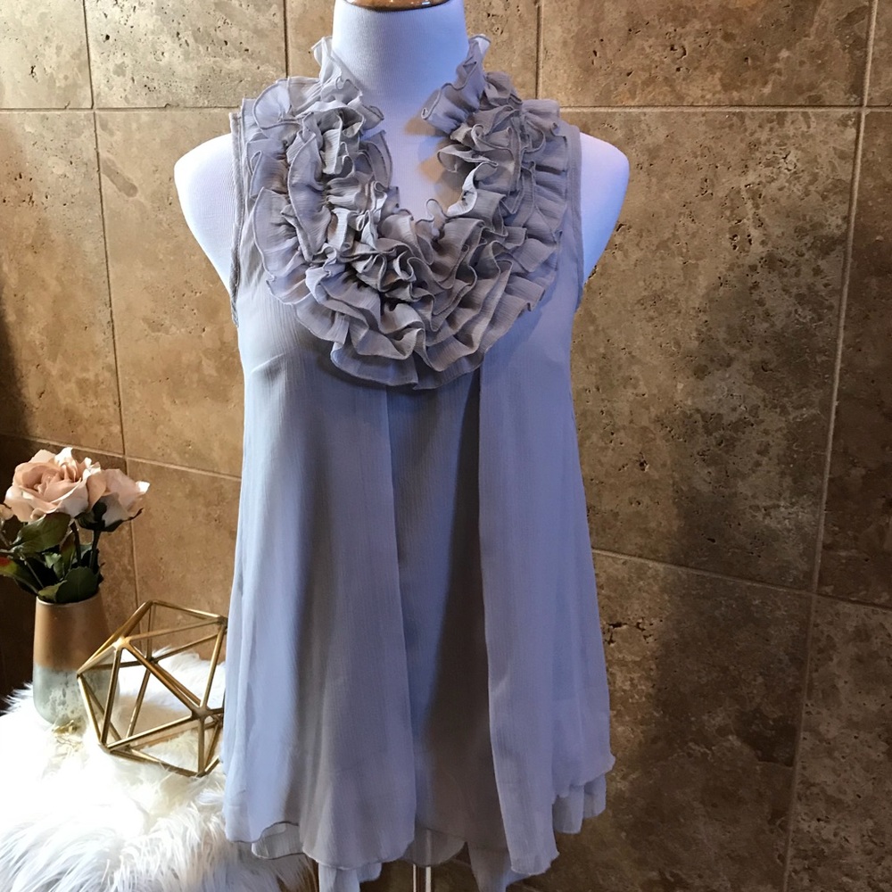 NWOT Gray Chiffon Ruffled Collar Sleeveless Top XS