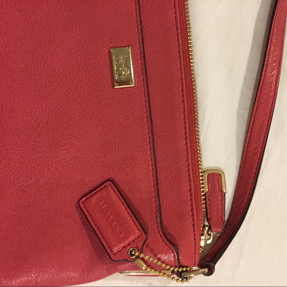 Hot pink coach journal cross body bag - Picture 2 of 3