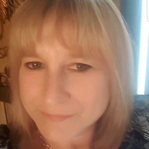 Meet your Posher, Suzanne