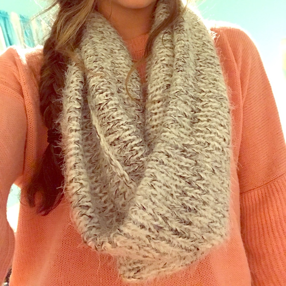 NWOT Ann Taylor Loft Knit Scarf