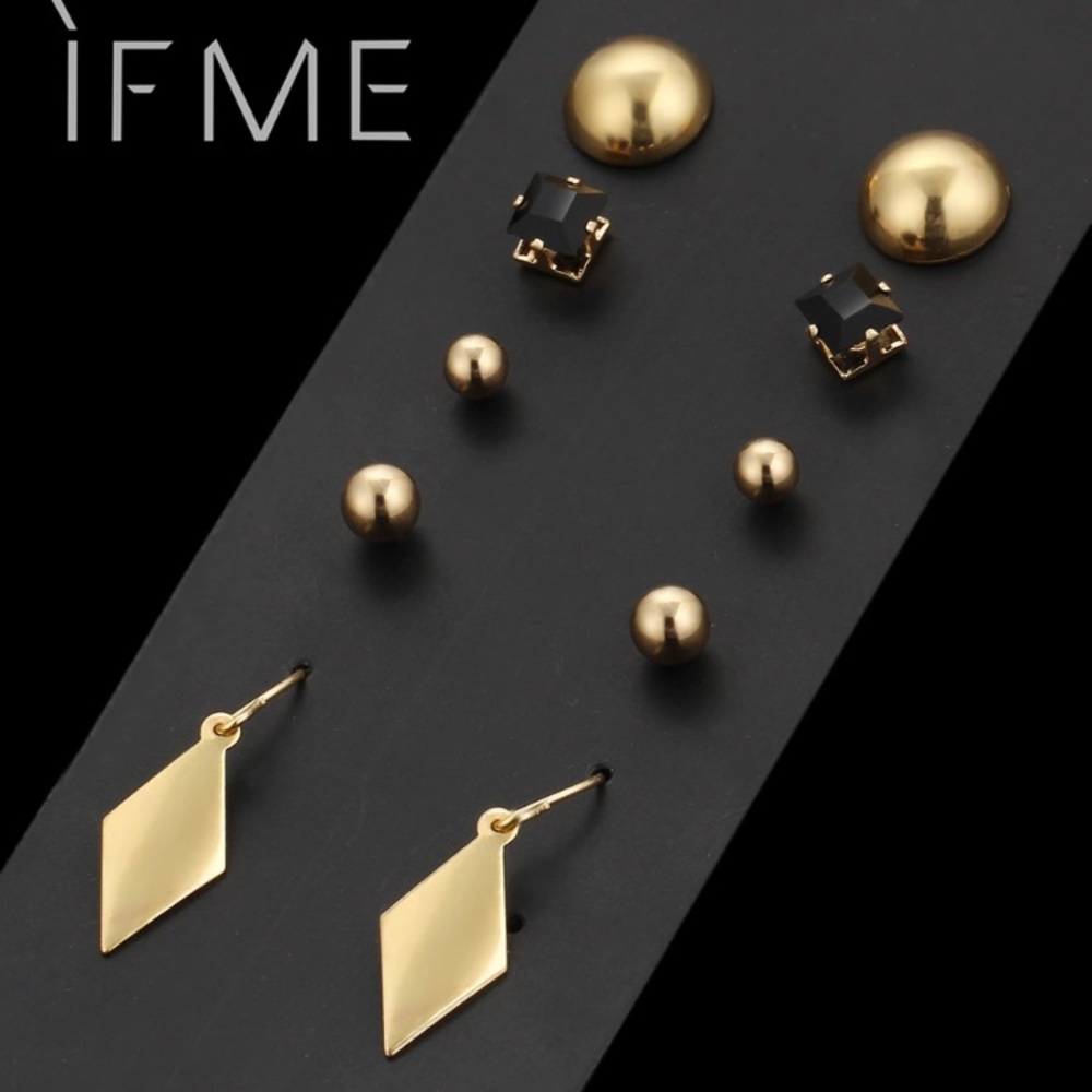 Beautiful set of assorted earrings - Picture 1 of 5
