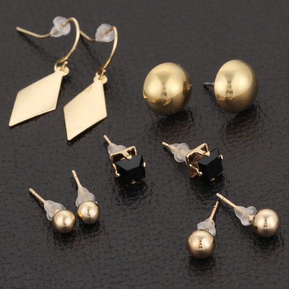 Beautiful set of assorted earrings - Picture 3 of 5