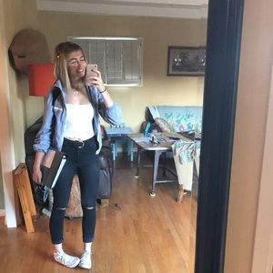 Meet your Posher, Thea