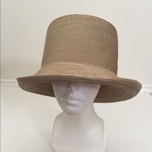 STRAW COLORED HAT