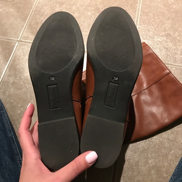 Lightly worn boots! No box. Perfect for winter! - Picture 3 of 3