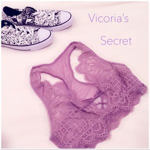 VS Lace Bra🎊HP 3/2/18