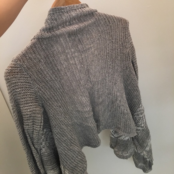 HOLLISTER GREY AND WHITE CARDIGAN XS/S - Picture 2 of 3
