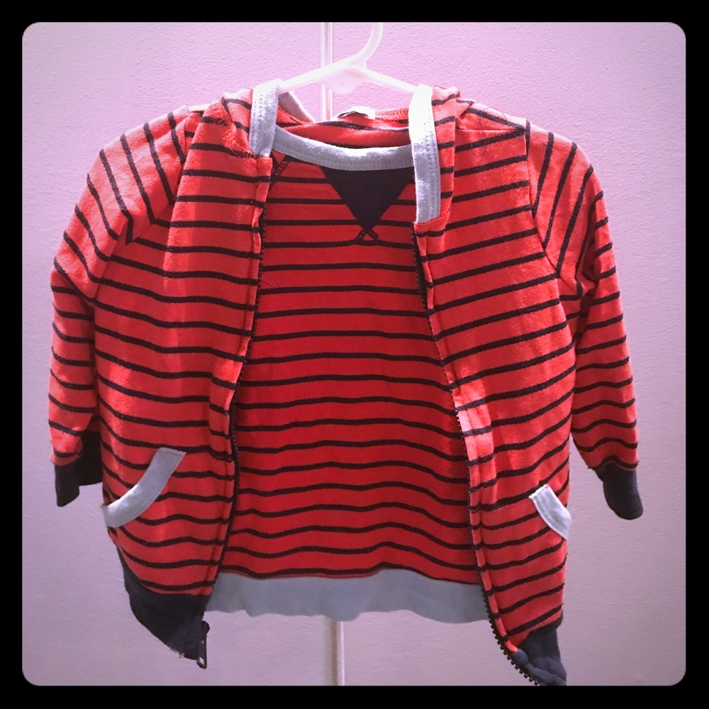 🔥NEW LISTING🔥 boys sweatshirt and hoodie