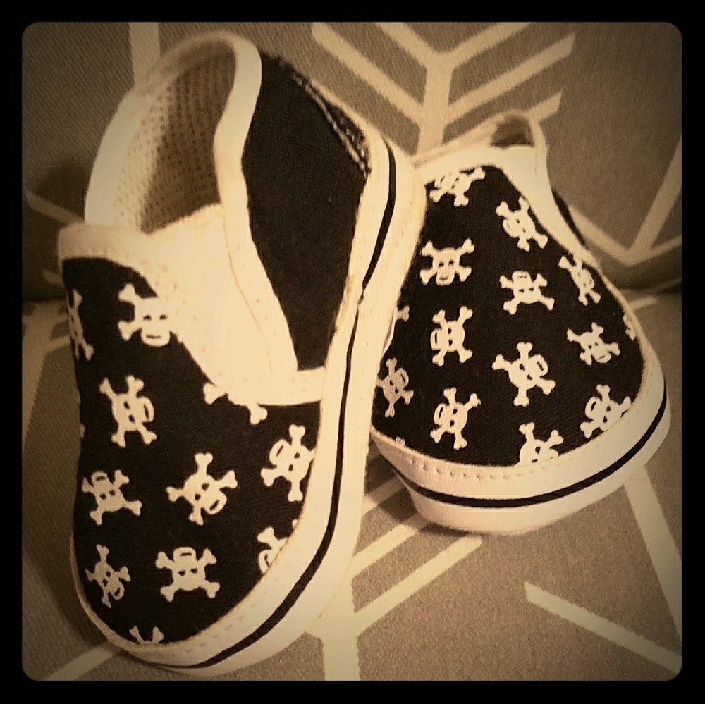 Skull Pattern Baby Booties, Newborn - 3mo