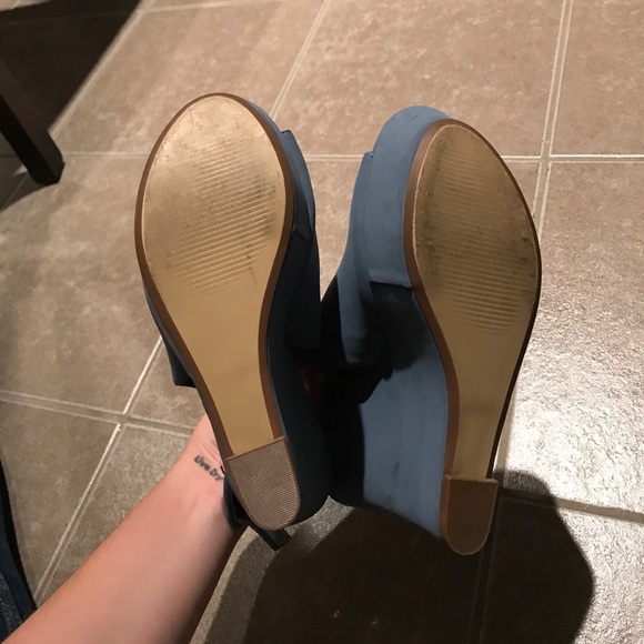 Extinct - Picture 2 of 3