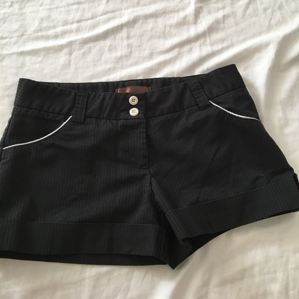 **SOLD**Black shorts