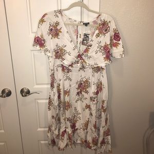 Flowing Floral Dress!