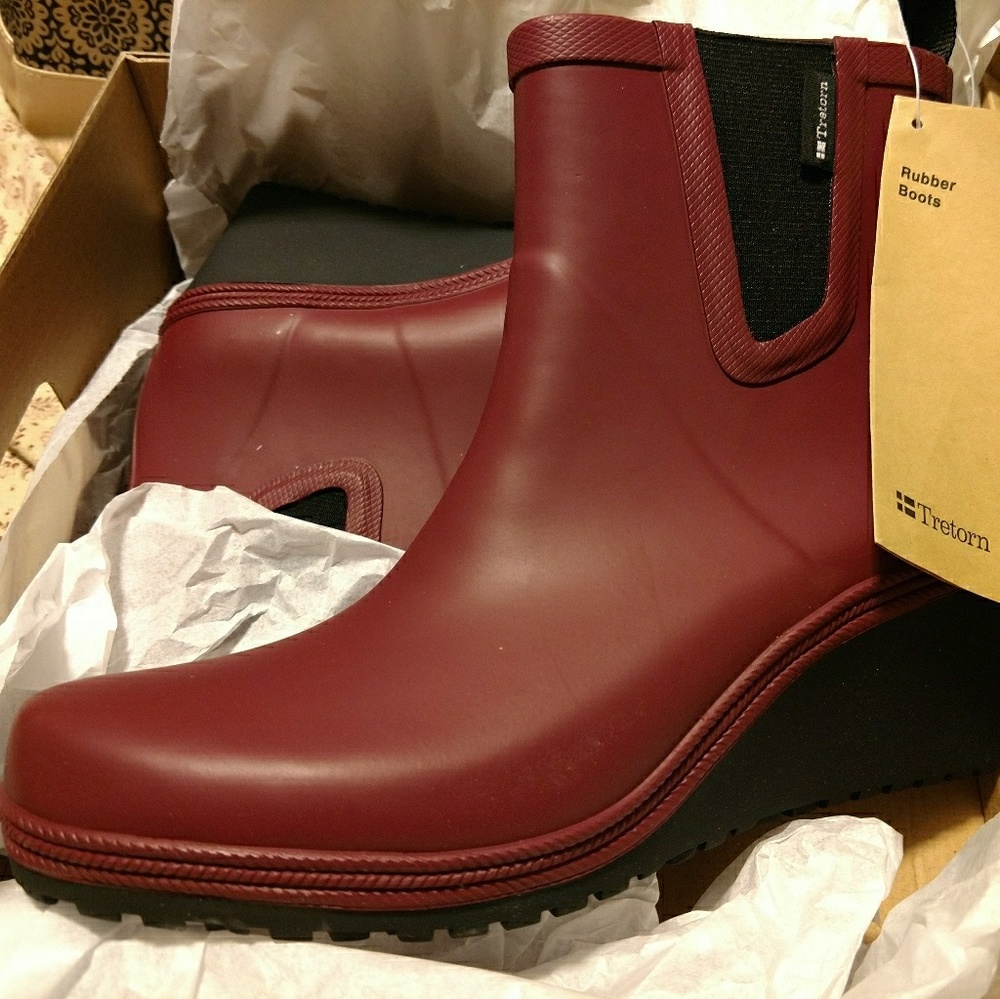 Tretorn Burgundy Wedge Rain Boots SZ 8 Brand New