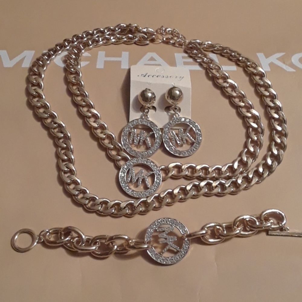 MWOT Mk fashion double chain jewerly set