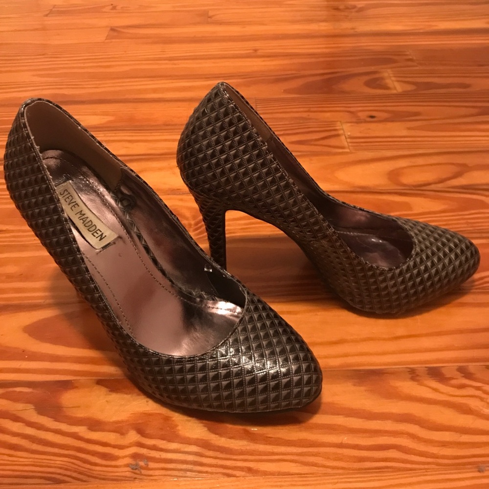 Steve Madden black and grey pumps