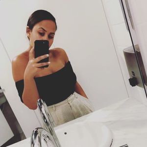 Meet your Posher, Crystal