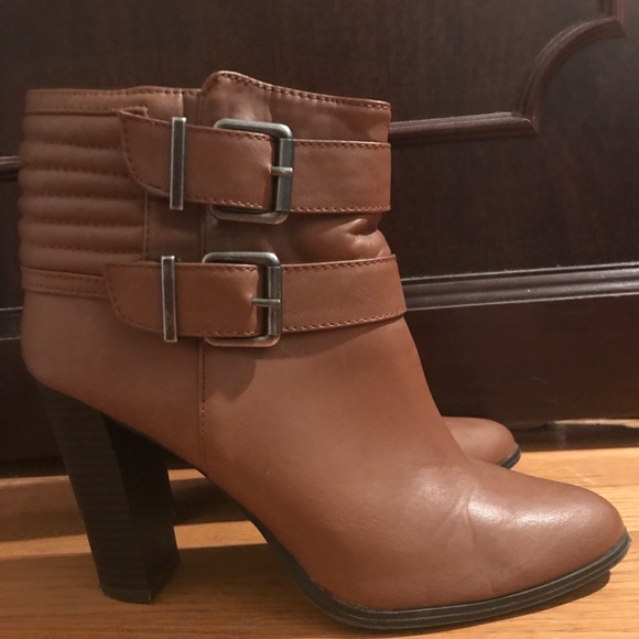 Express Ribbed Double Buckle Bootie - Picture 3 of 5