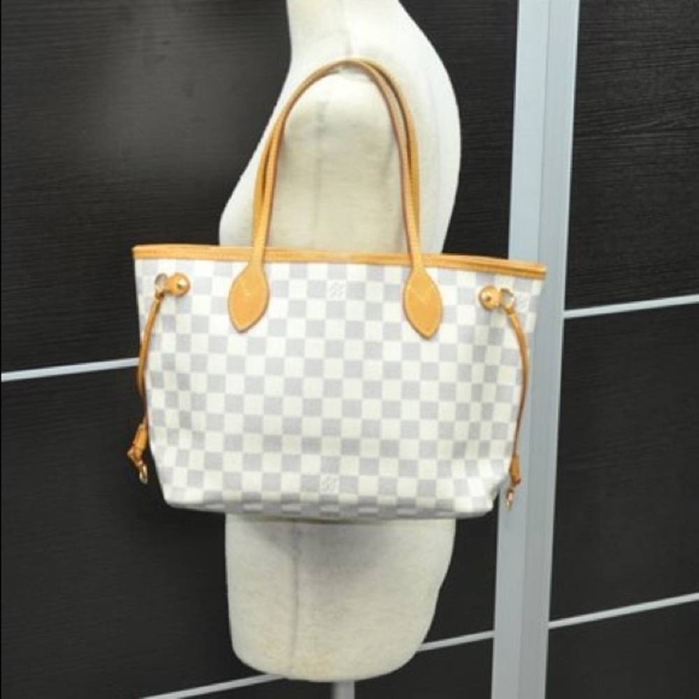 *****SOLD ***** Azur neverfull pm