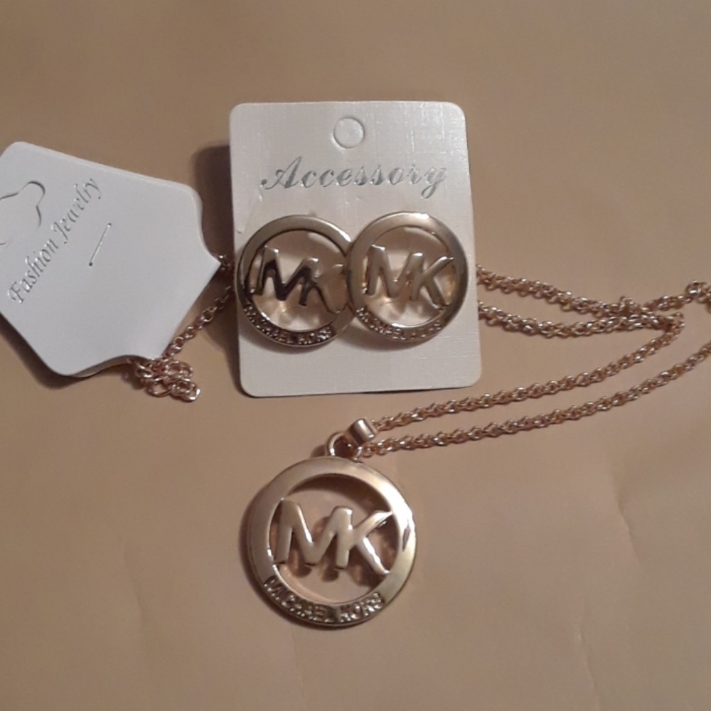 NWOT MK GOLD TONE JEWERLY SET