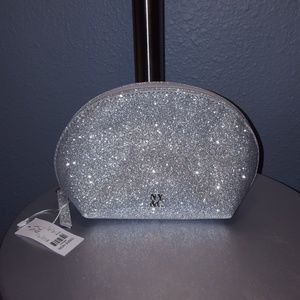 NEW YORK & COMPANY SILVER GLITTER MAKEUP BAG