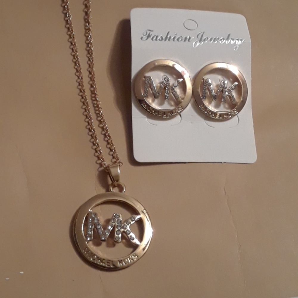 NWOT GOLD TONE MK fashion SET WITH CRYSTALS