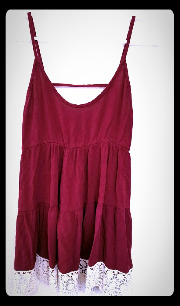 Jesse & J maroon dress with lace