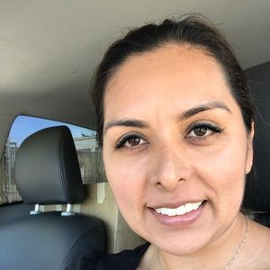 Meet your Posher, Esmeralda