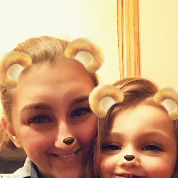 Meet your Posher, Mandi - Picture 2 of 3