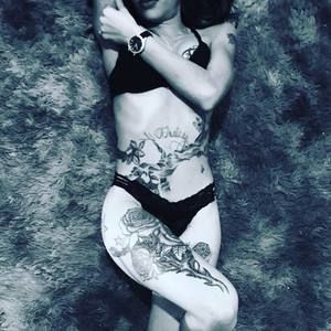 Meet your Posher, Zina