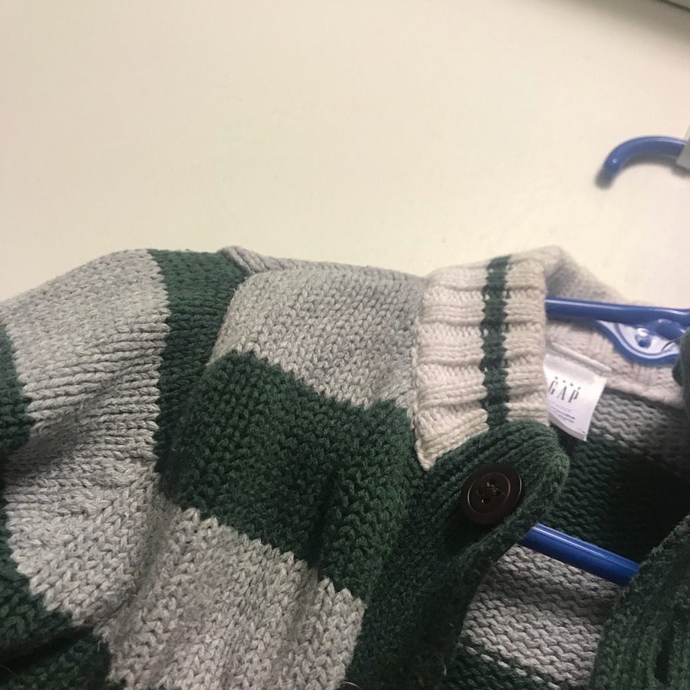 Button up sweater - Picture 2 of 3