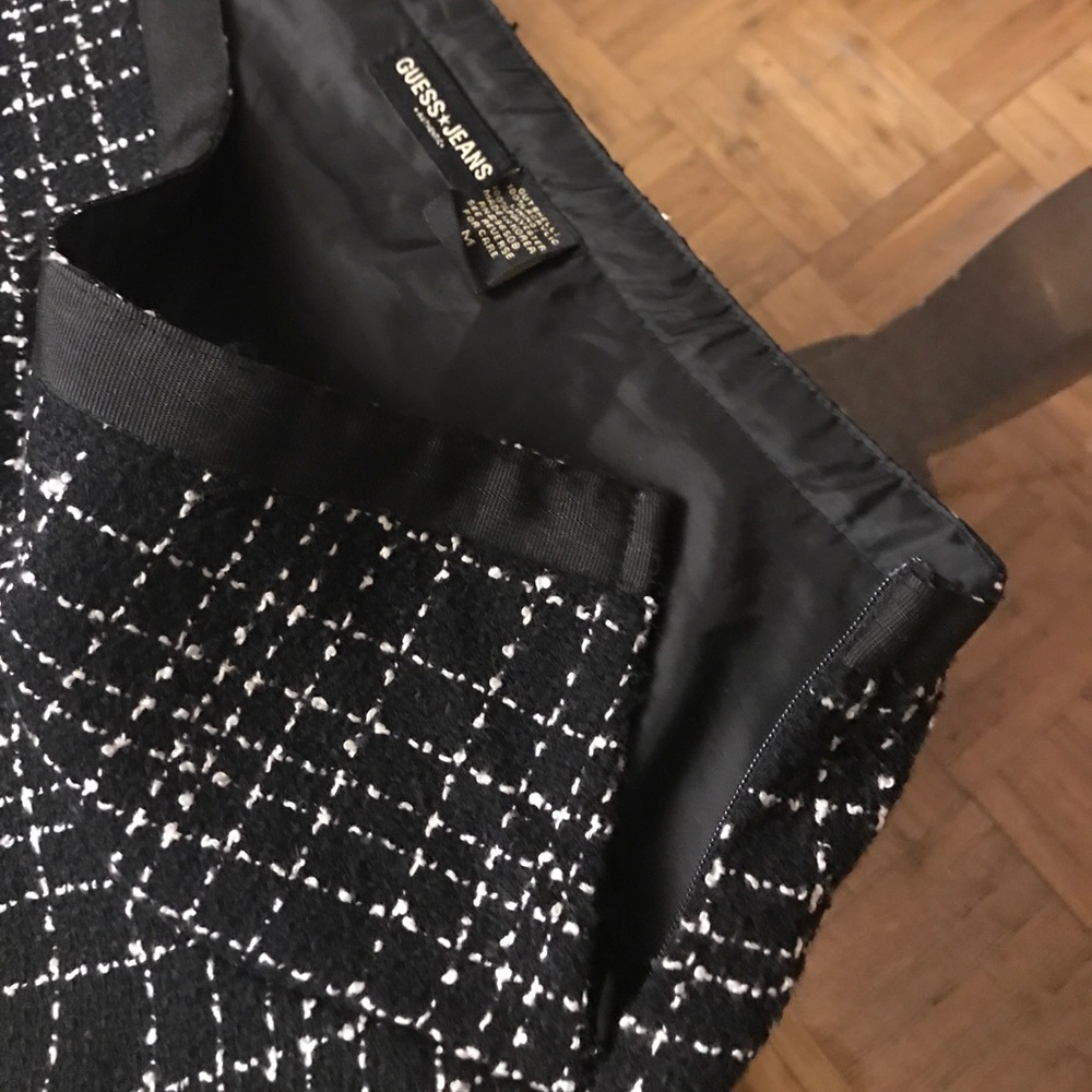 Short skirt - Picture 3 of 5