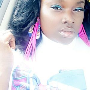 Meet your Posher, Ebony