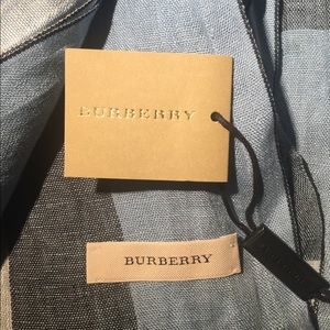 🍁Brand new Burberry scarf 🍂