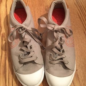 NEW - Cloth Tory Burch sneaker