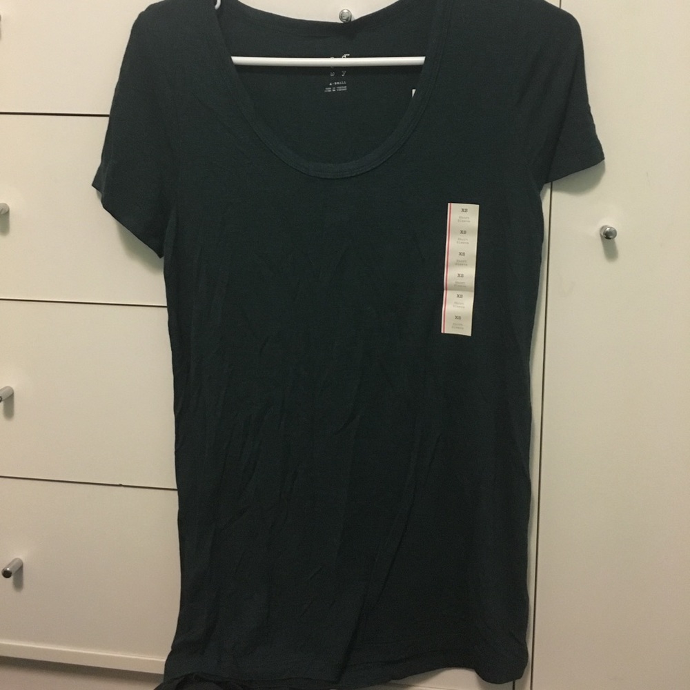 Basic green tee